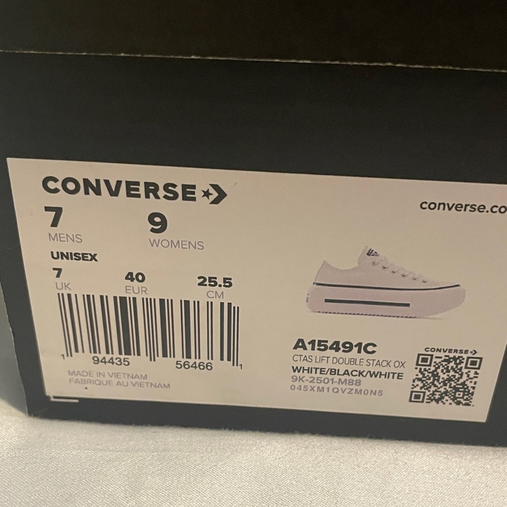 NWOT Converse Lift Double Stack White Canvas Sneakers. Brand new. Never worn - Picture 2 of 5